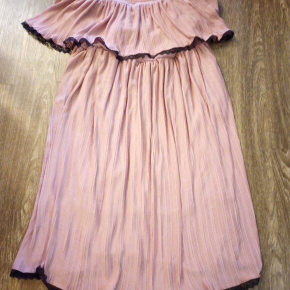 Plus size Wax Poetic Clothing off the Shoulder Summer Dress with Straps - Picture 7 of 13